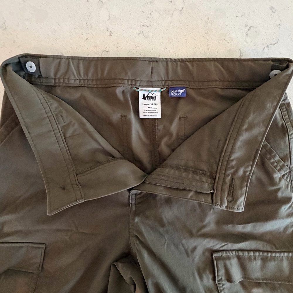 REI Sahara Convertible Hiking Pants/Shorts - Boys Large (14-16) - Green - Picture 7 of 8